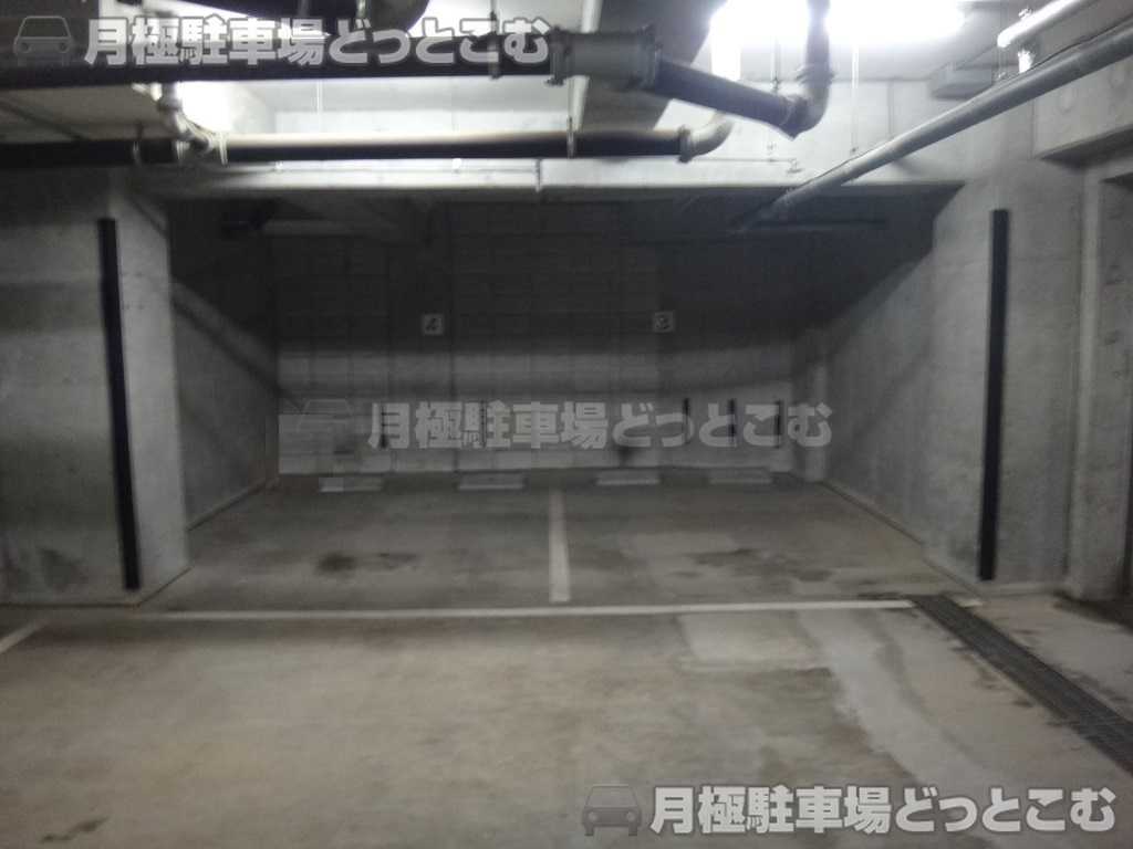 渋谷区大山町26-1の月極駐車場3