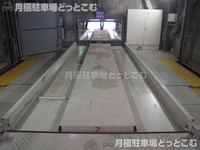 中央区築地7丁目の月極駐車場3