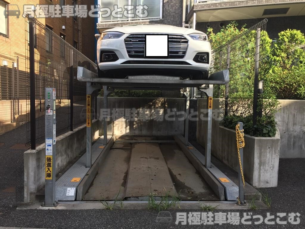 渋谷区本町1-10-3の月極駐車場2
