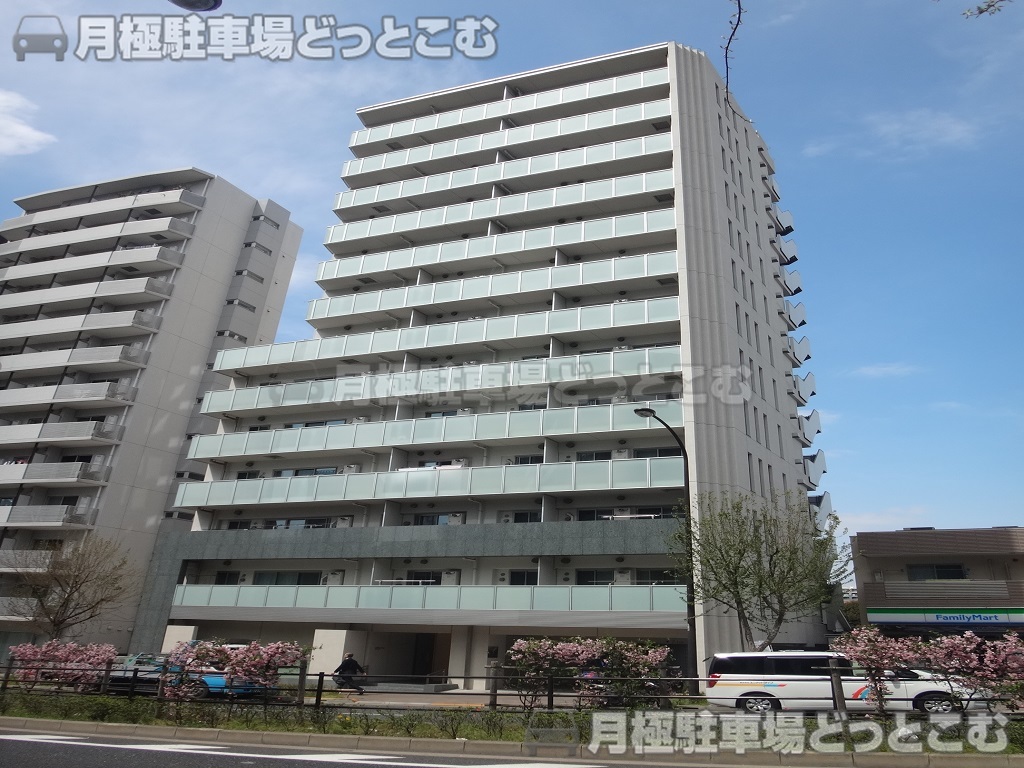 新宿区北新宿1-35-4の月極駐車場3