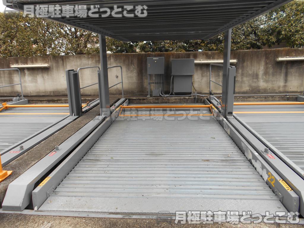 世田谷区砧1-16-25の月極駐車場3