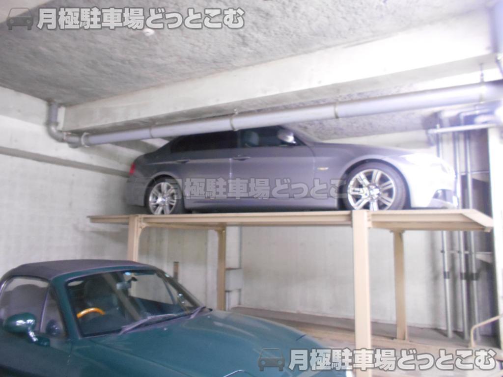千代田区九段南3丁目の月極駐車場3