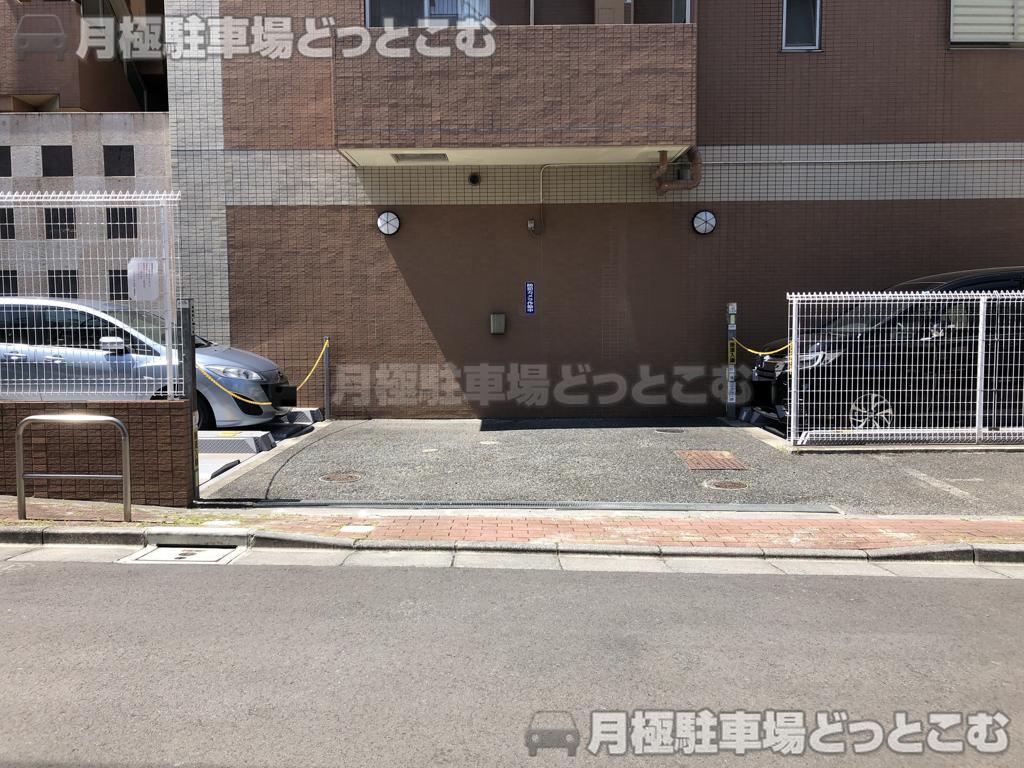 豊島区上池袋4-13-10の月極駐車場2