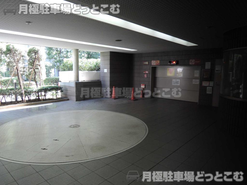 港区浜松町1-9-10の月極駐車場2