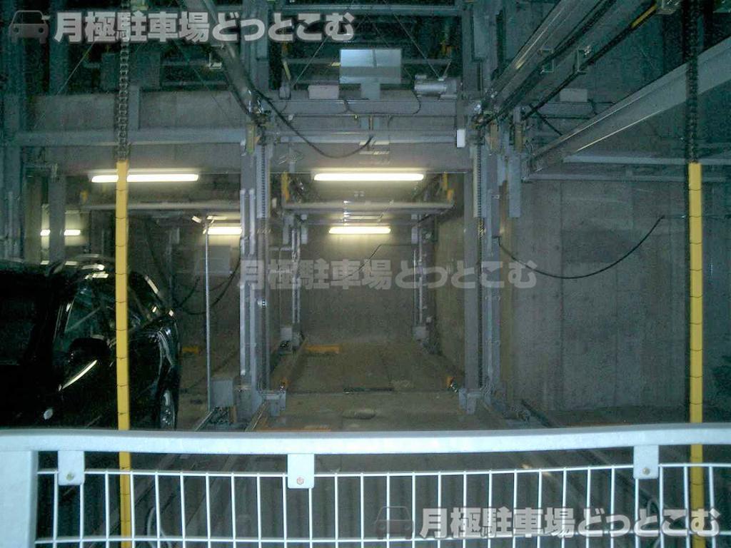 墨田区緑4-24-13の月極駐車場3