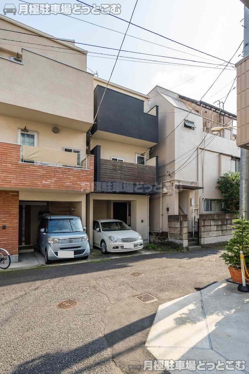 渋谷区恵比寿4丁目33－54の月極駐車場1