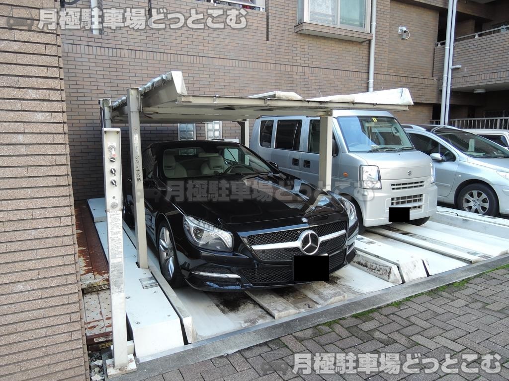 新宿区筑土八幡町5-5の月極駐車場2