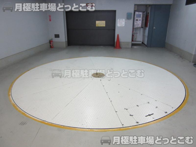 千代田区内神田1丁目の月極駐車場1