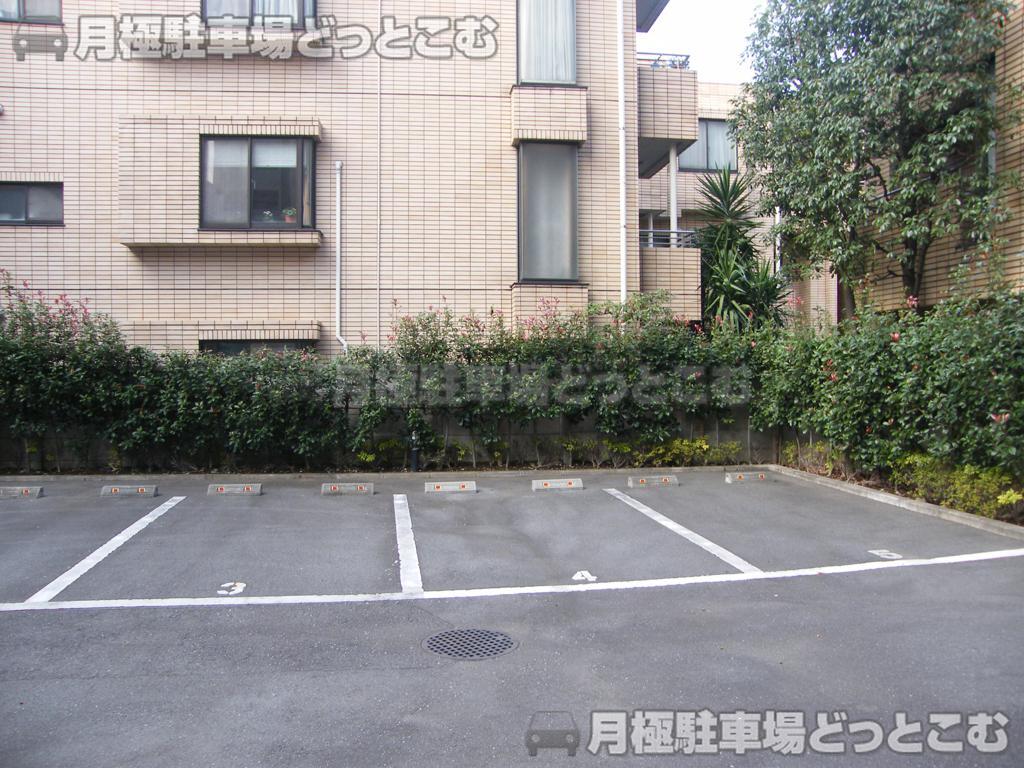新宿区下落合3-22-21の月極駐車場3