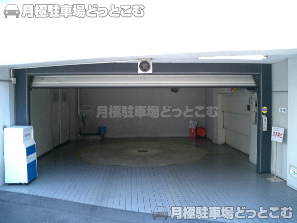 渋谷区千駄ヶ谷5-29-11の月極駐車場3