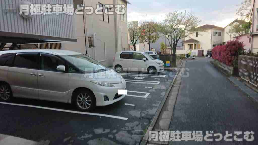 江戸川区春江町5-31-48の月極駐車場3
