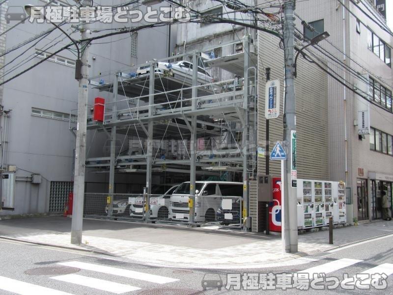港区西新橋1-19-1の月極駐車場1