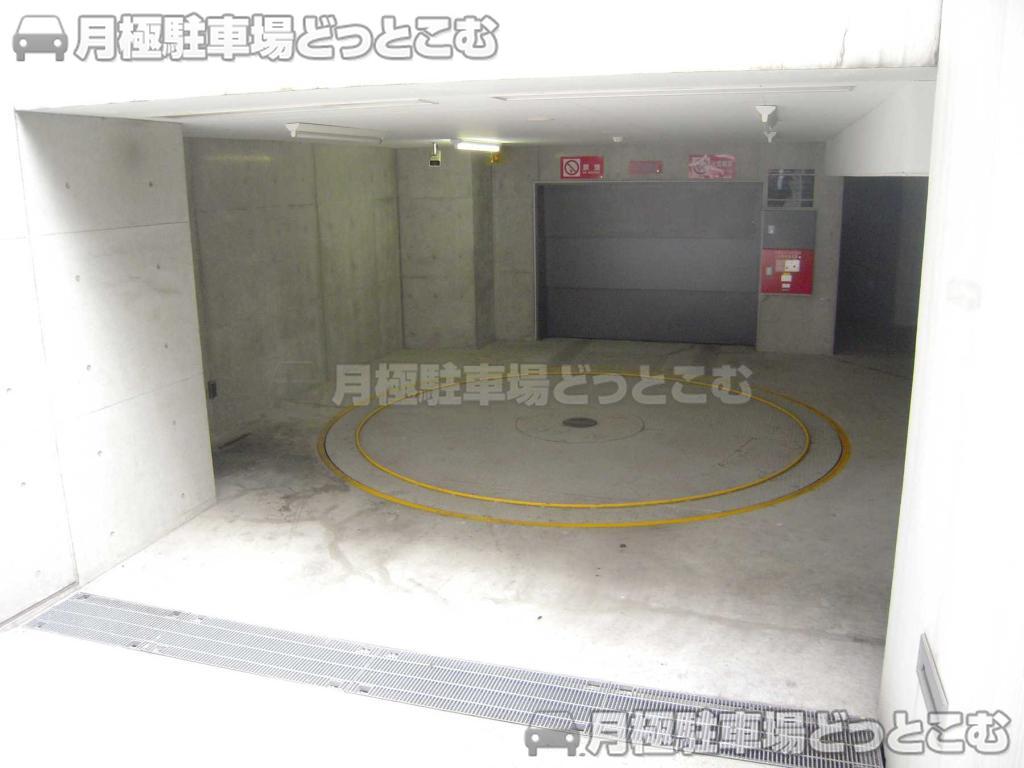 渋谷区渋谷3-13-5の月極駐車場2