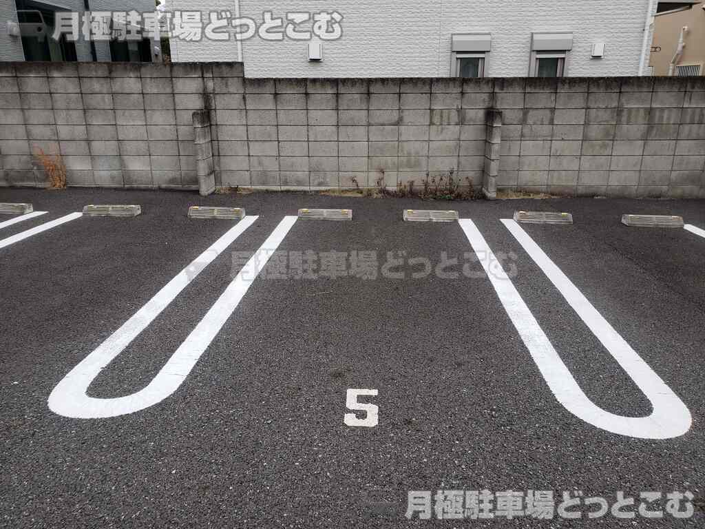 豊島区千川1丁目33-15の月極駐車場3