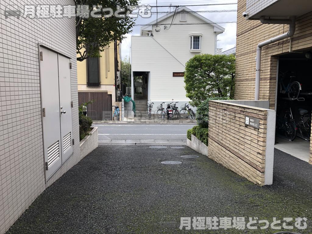 世田谷区深沢7-18-1の月極駐車場2