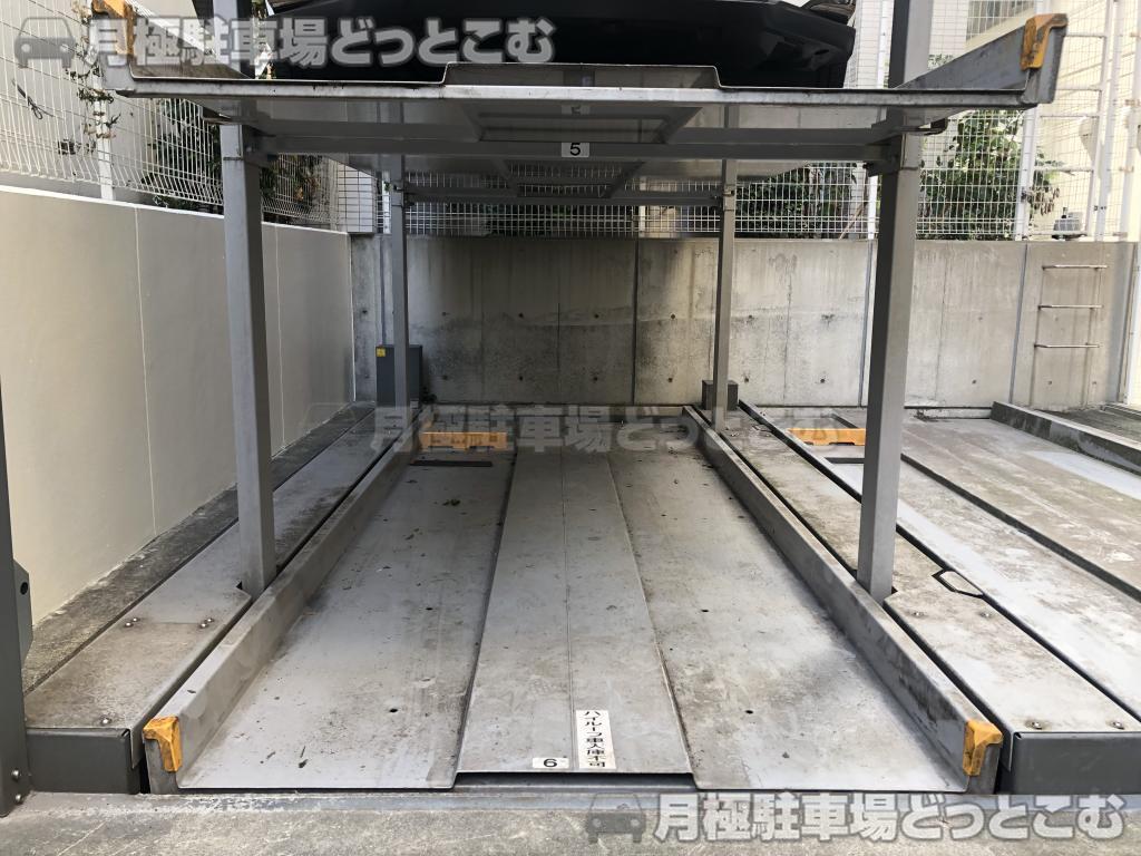 港区西麻布1-14-4の月極駐車場3