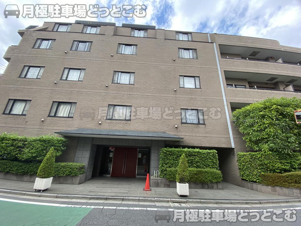 新宿区南町34-2の月極駐車場3