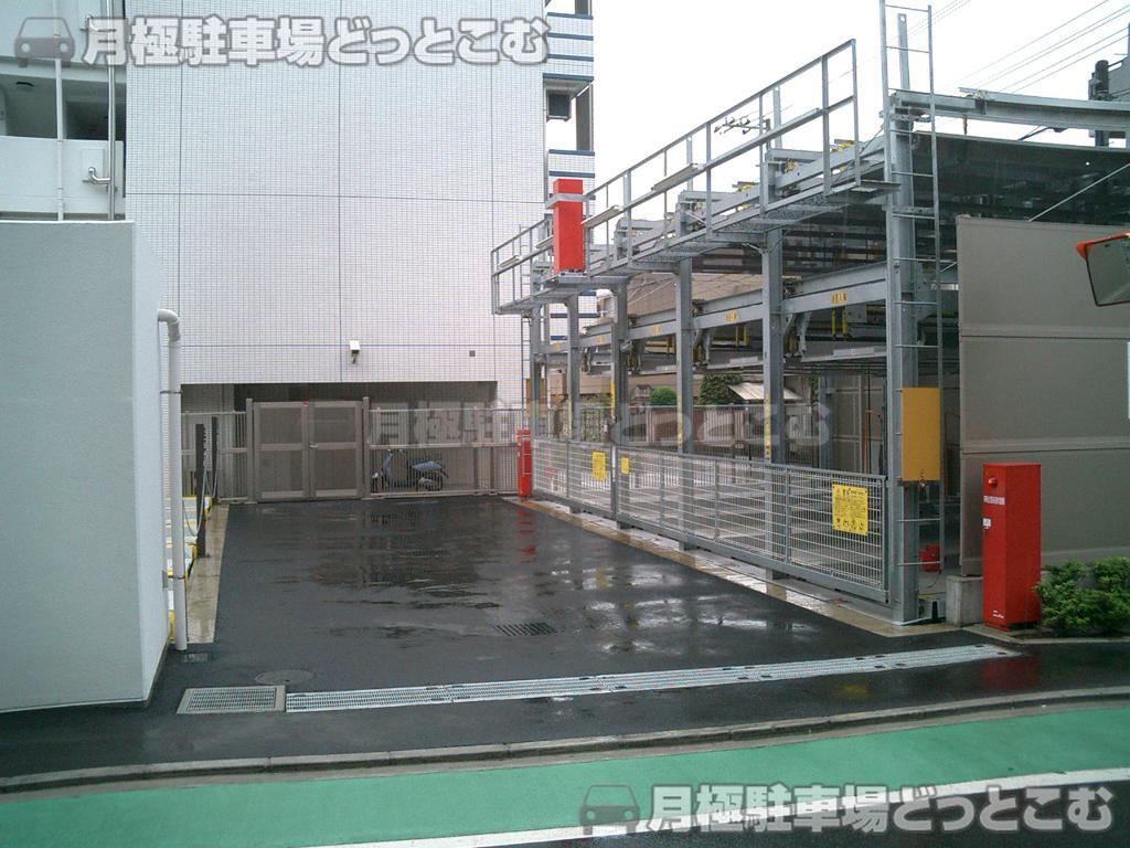 三鷹市下連雀3-10-14の月極駐車場2