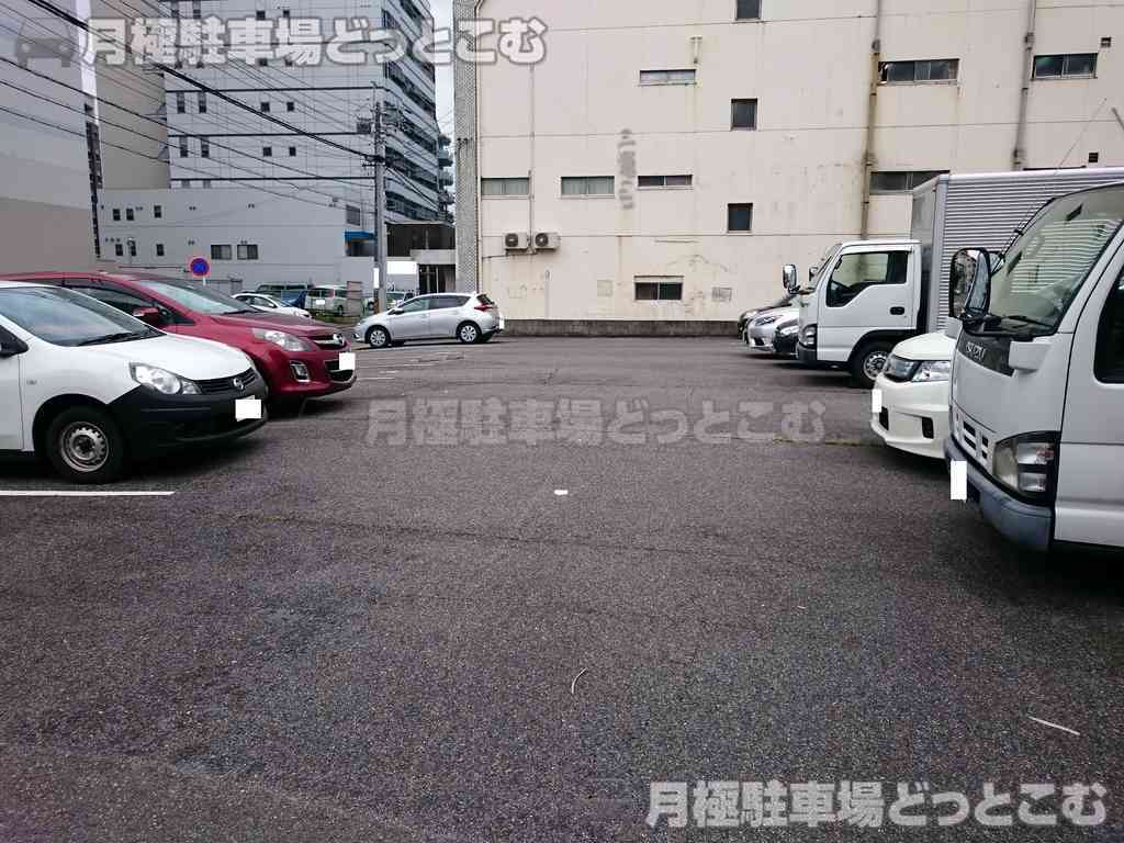 名古屋市東区東桜2丁目801の月極駐車場2
