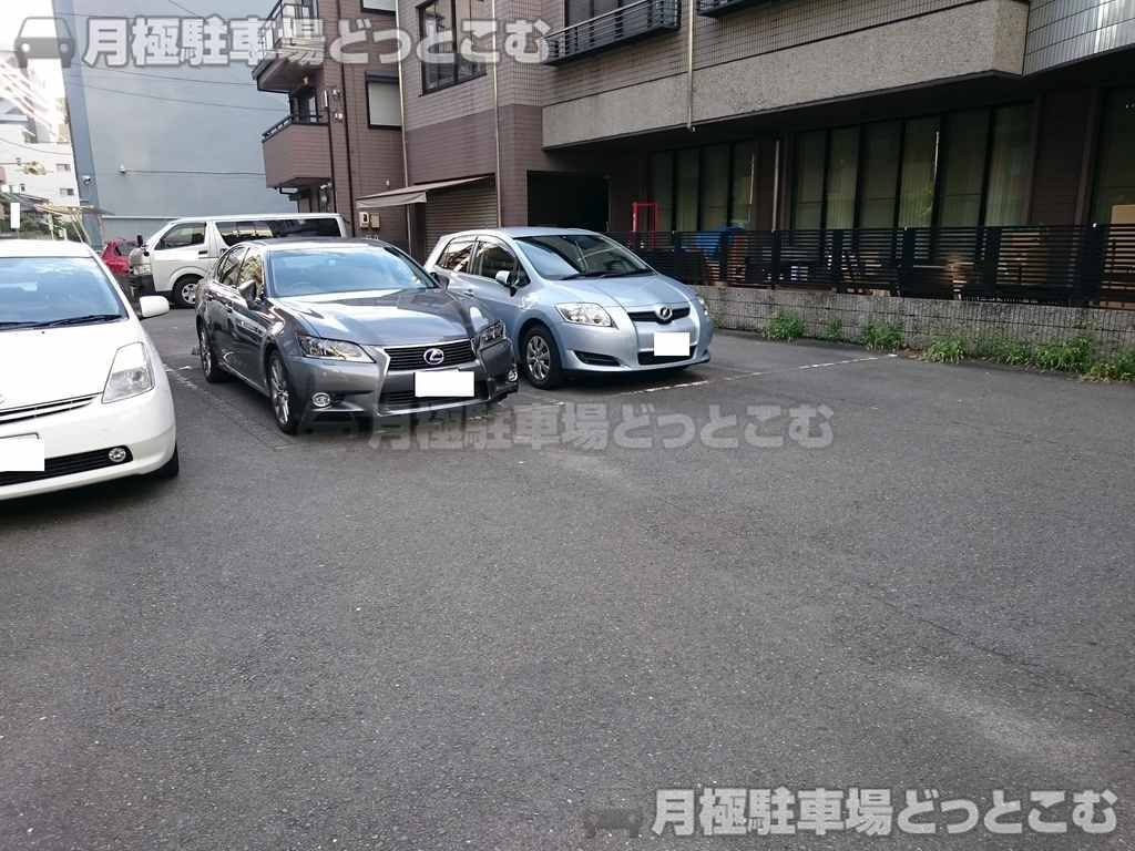 名古屋市中区栄5-816の月極駐車場2