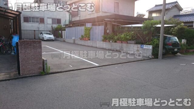 名古屋市熱田区白鳥2-2-5の月極駐車場2