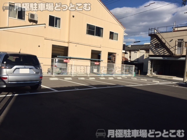 名古屋市港区浜2-716の月極駐車場3