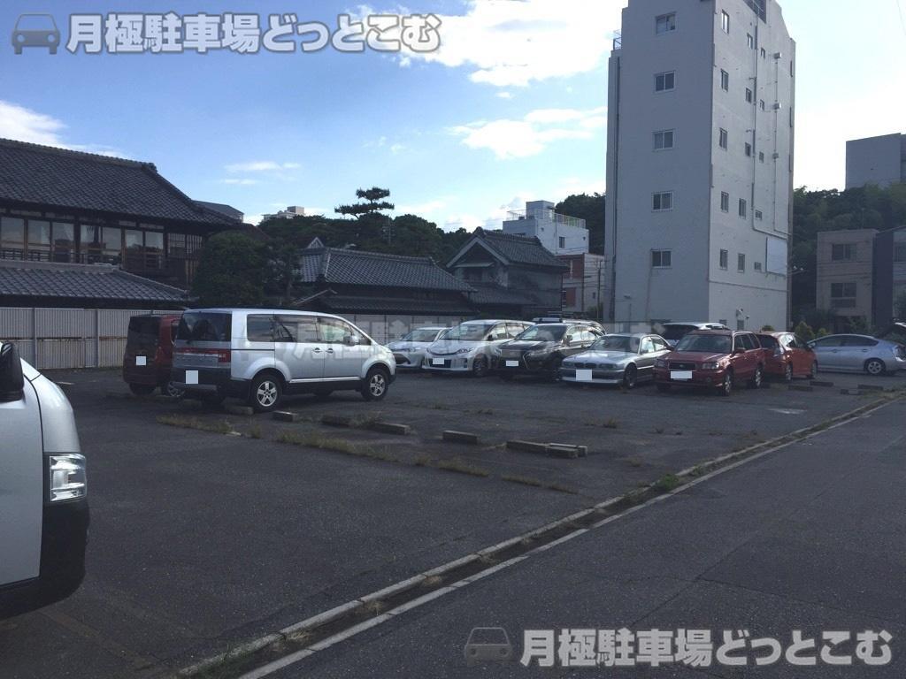 名古屋市東区東外堀町62の月極駐車場1