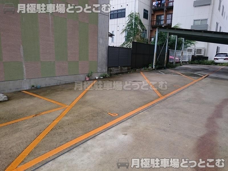 名古屋市中区丸の内2-1105の月極駐車場2