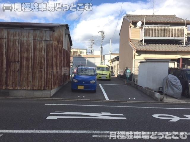 名古屋市東区芳野1丁目401の月極駐車場2