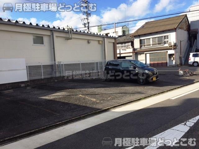名古屋市東区芳野1丁目401の月極駐車場2