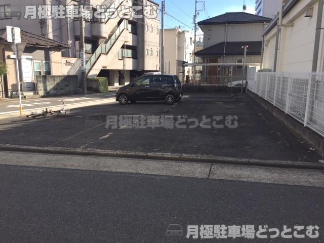 名古屋市東区芳野1丁目401の月極駐車場3