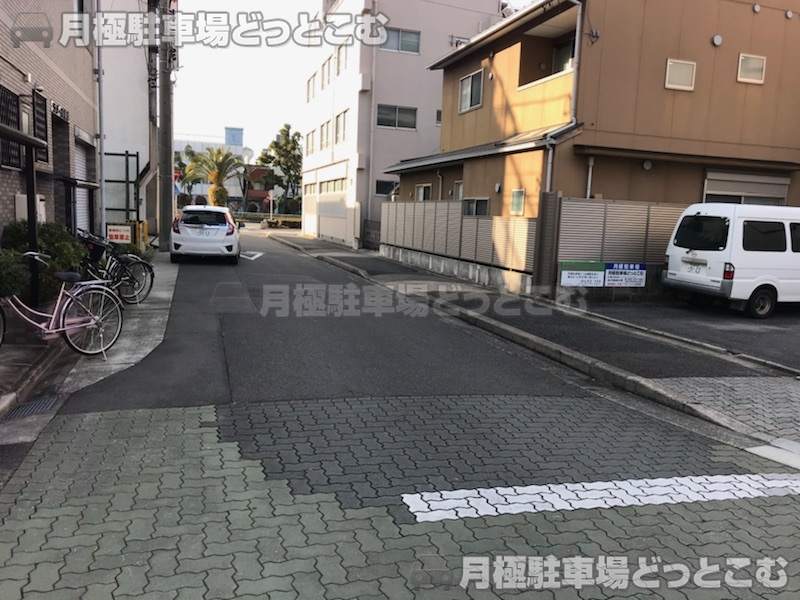 名古屋市港区名港1丁目1802の月極駐車場2