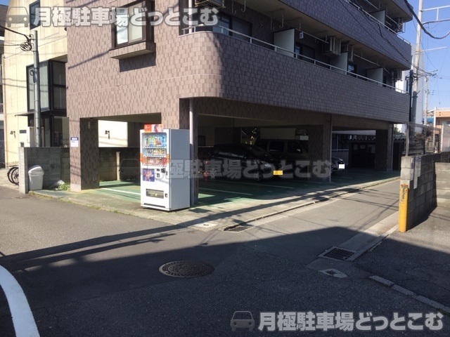 調布市西つつじヶ丘1丁目5-2の月極駐車場1