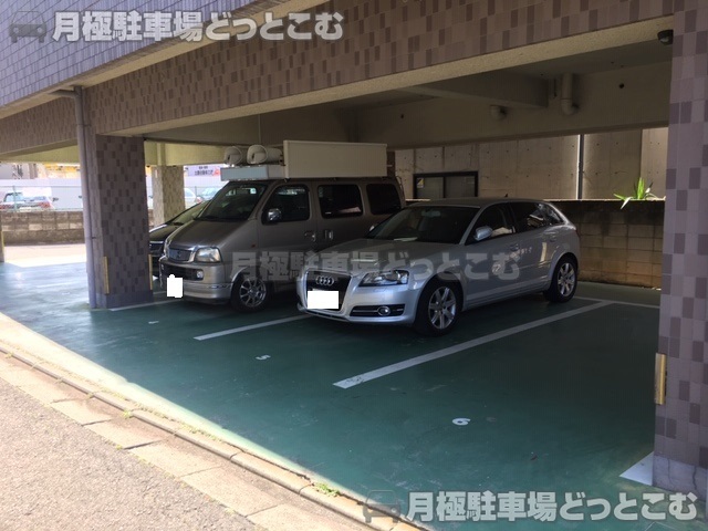 調布市西つつじヶ丘1丁目5-2の月極駐車場3