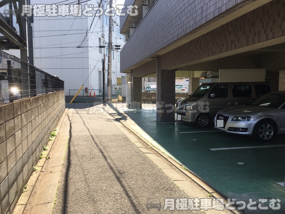 調布市西つつじヶ丘1丁目5-2の月極駐車場5