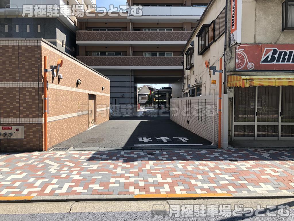 豊島区西巣鴨1-12-1の月極駐車場2