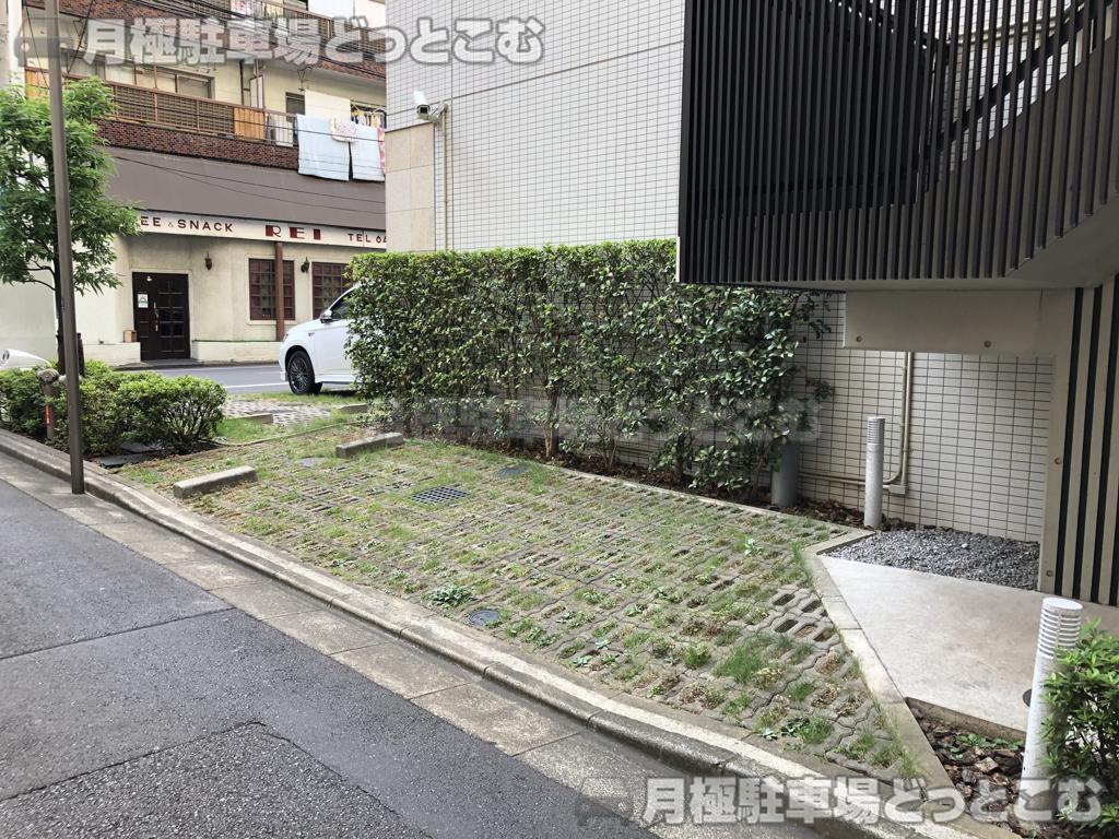 江東区富岡2-3-1の月極駐車場3