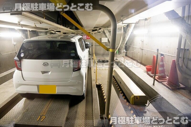 港区芝大門2-2-1の月極駐車場3