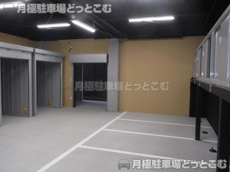 調布市小島町1-11-4の月極駐車場2