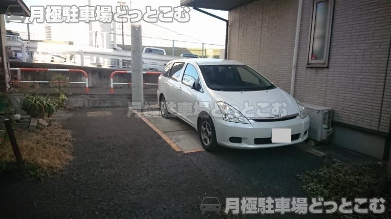 足立区宮城2丁目5番地10号の月極駐車場1