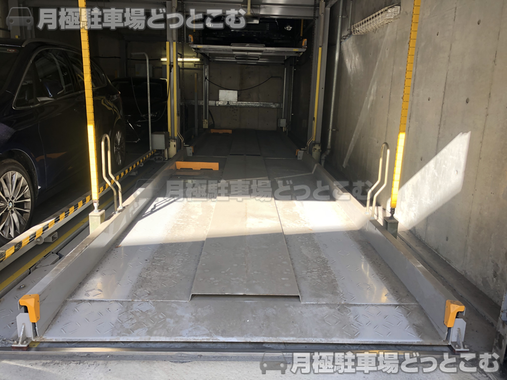 文京区小石川2-25-10の月極駐車場3