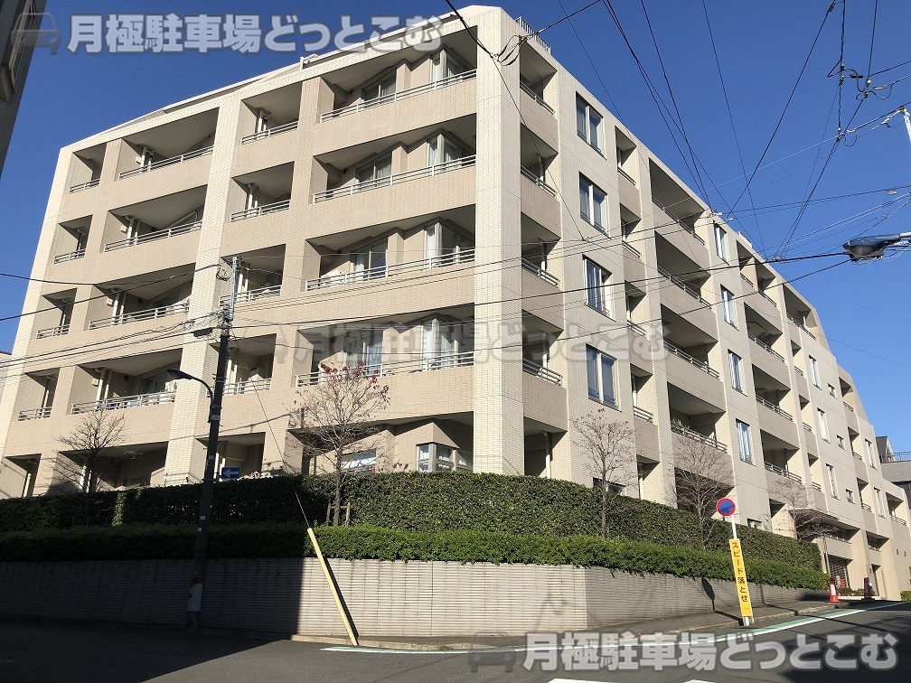 北区王子本町2-27-11の月極駐車場1