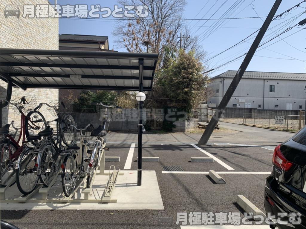 昭島市中神町1136-49の月極駐車場6