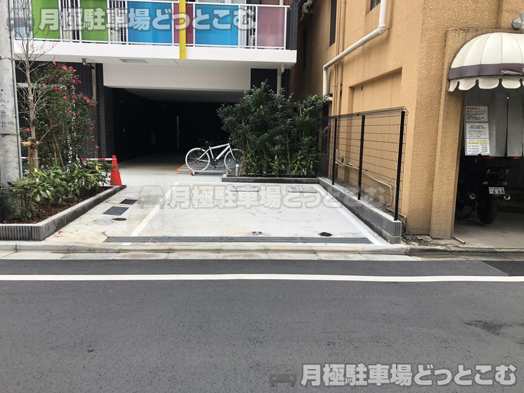 豊島区巣鴨1-9-8の月極駐車場2