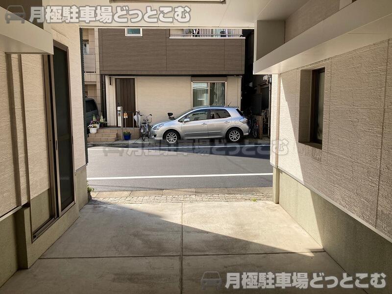 墨田区業平2丁目10-6の月極駐車場2