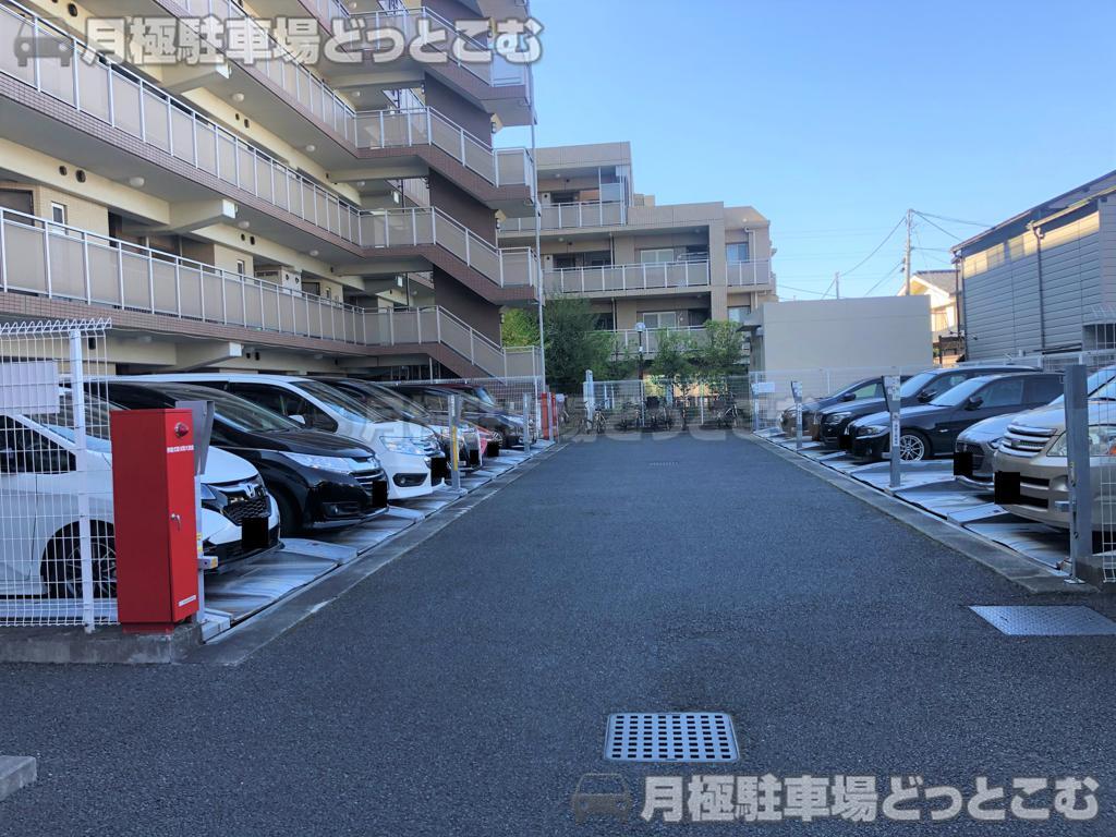 江戸川区西小岩3-38-13の月極駐車場2