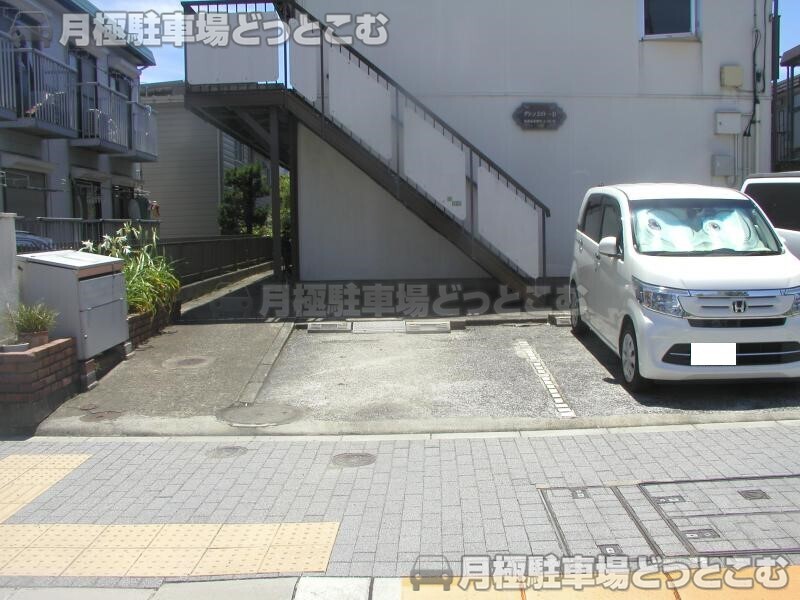 世田谷区野毛3－22－15の月極駐車場1