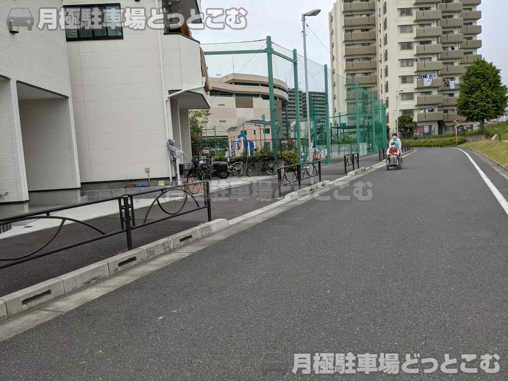 葛飾区亀有2-71-17の月極駐車場3