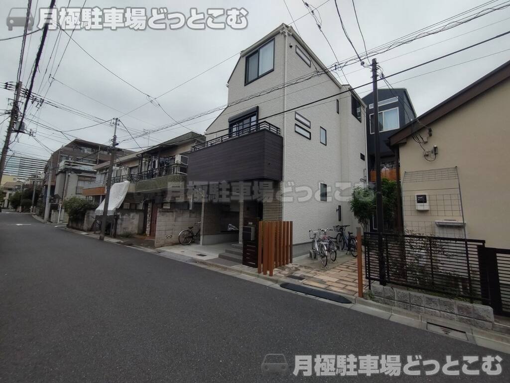 中野区中野3丁目4-6の月極駐車場1