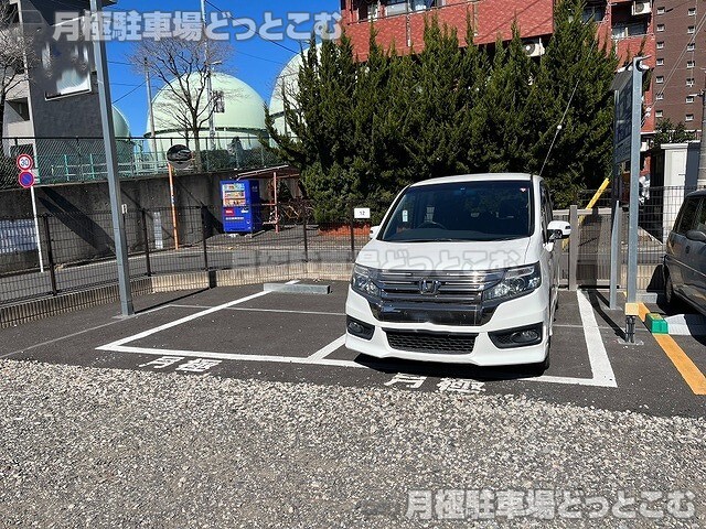 板橋区高島平8丁目30-12の月極駐車場3